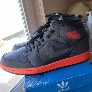 Mens Nike Air Jordan 1 - Black Infrared - Size 11